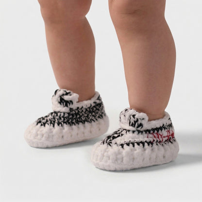 Gehaakte babyslofjes SoftStart met zwarte strepen voor baby